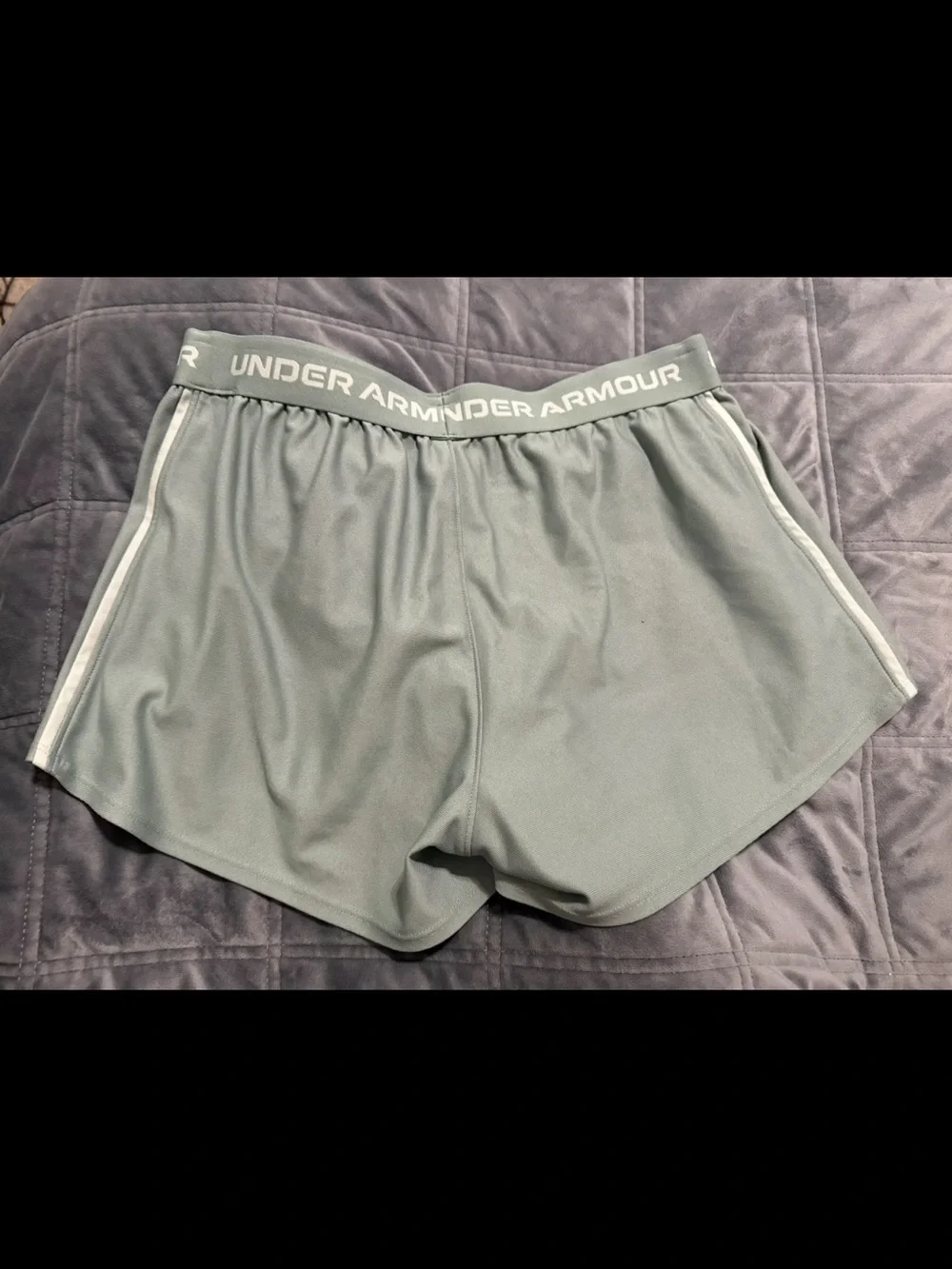 Under Armour Women's Green ( sage) Elastic-Waist Athletic Shorts